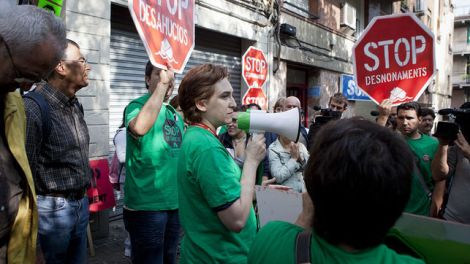 Ada-Colau-desahucio-Edu-Bayer_EDIIMA20130215_0036_15