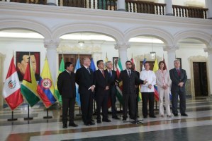 reunion gobierno-oposición-unasur