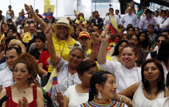 Canciller de Ecuador destaca el aporte de los migrantes a la economía y deplora que las élites escondan recursos&nbsp;fuera.