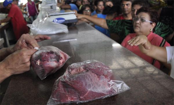 VENEZUELA, los comerciantes pasan de todo y lanzan precios altos en carnes y&nbsp;pollos.