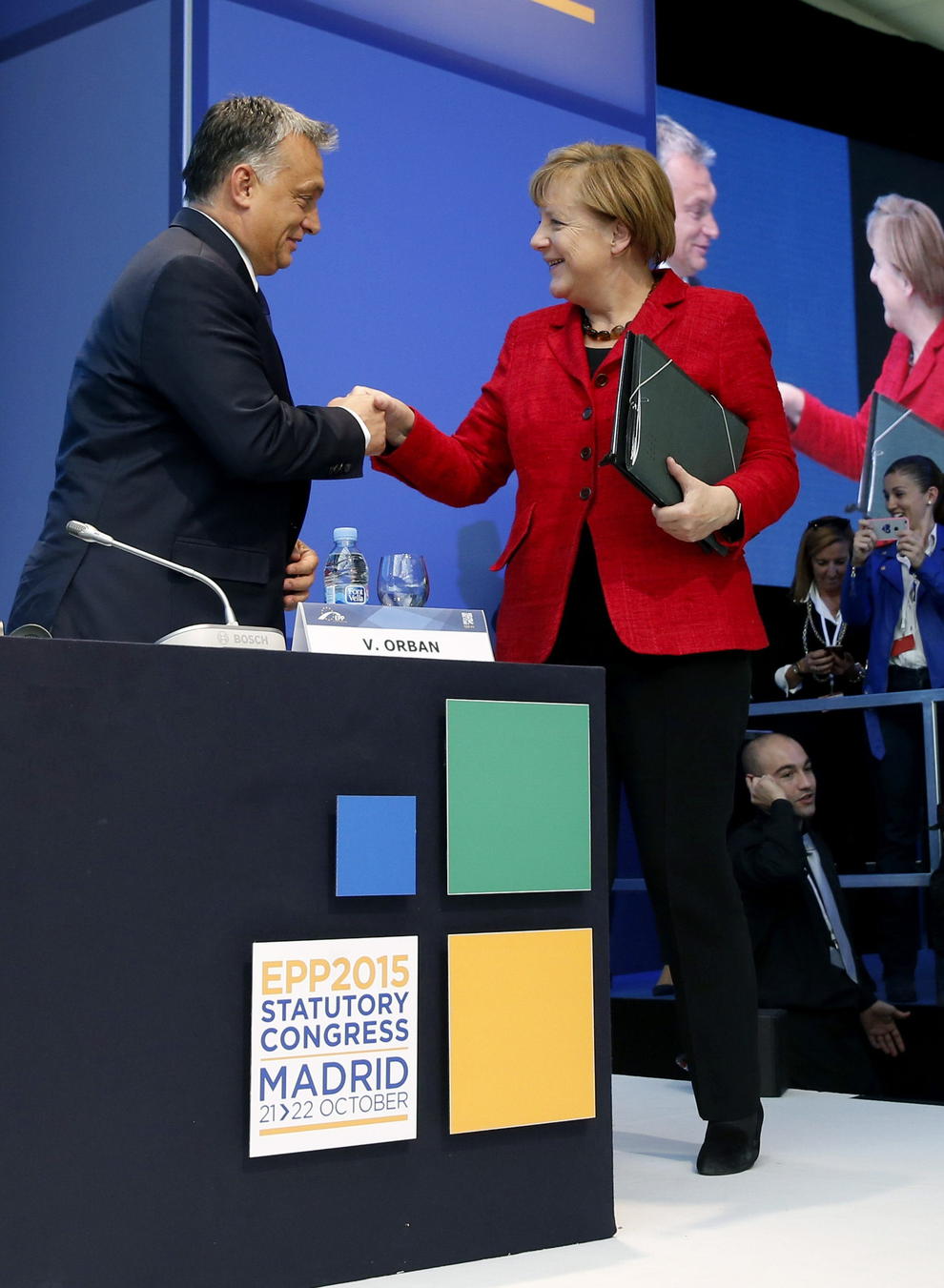 Gobierno racista Hungaro: «Las acusaciones de corrupción hacen tambalearse el régimen de&nbsp;Orbán»