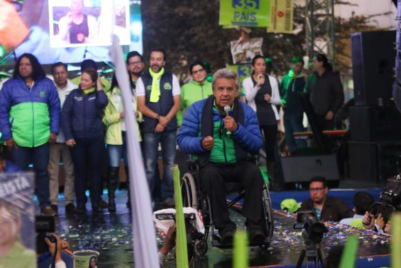 Lenín Moreno ofrece planes de vivienda, más educación y erradicar la desnutrición&nbsp;infantil