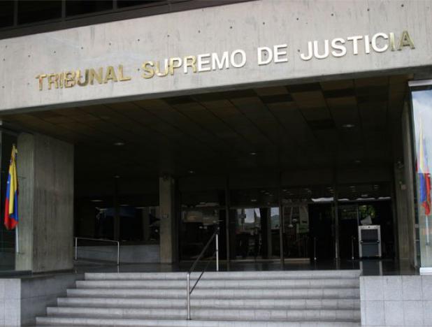 TSJ prohíbe salida del país y ordena congelar cuentas de la Fiscal Luisa Ortega&nbsp;Díaz