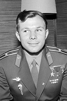 220px-Yuri-Gagarin-1961-Helsinki-crop